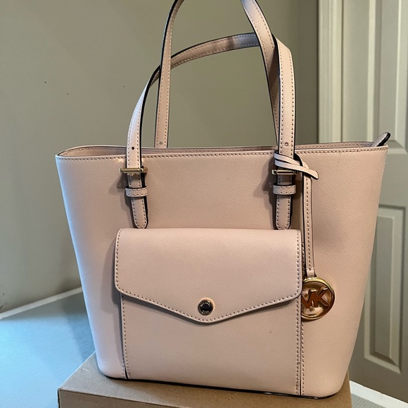 Michael Kors purse in Pink - Picture 10 of 14